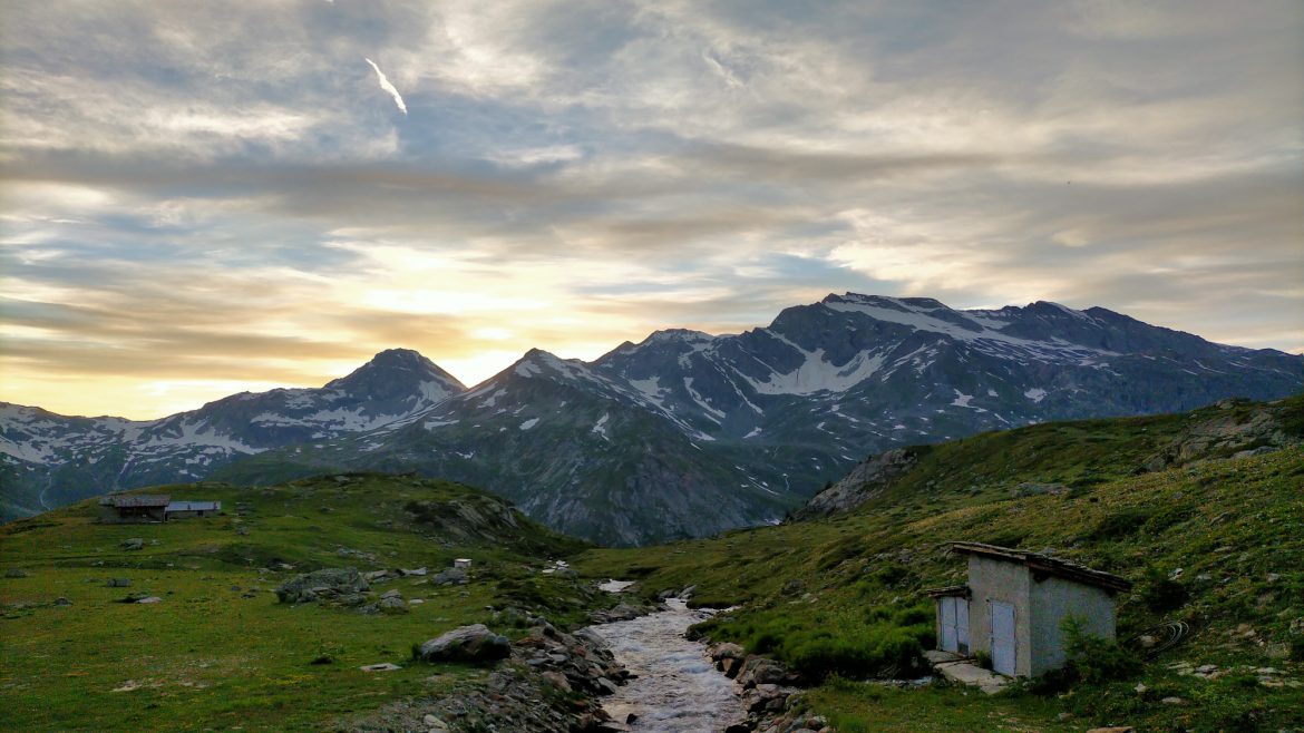 trek-mi-aosta-valley-alps-mountain-sunset-valgrisenche