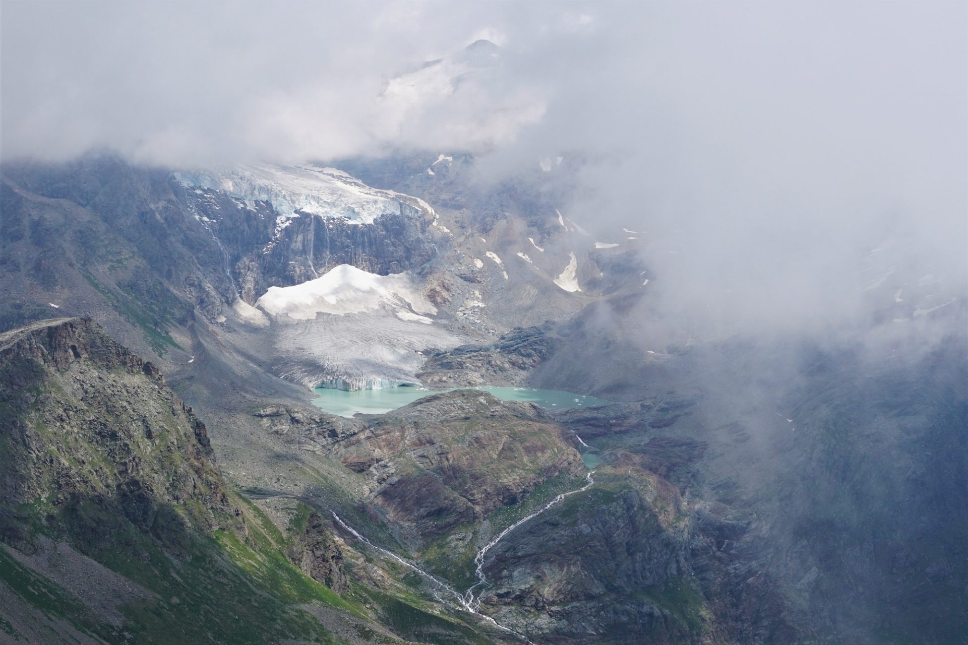 trek-mi-rhaetian-alps-hiking-fellaria-glacier-view